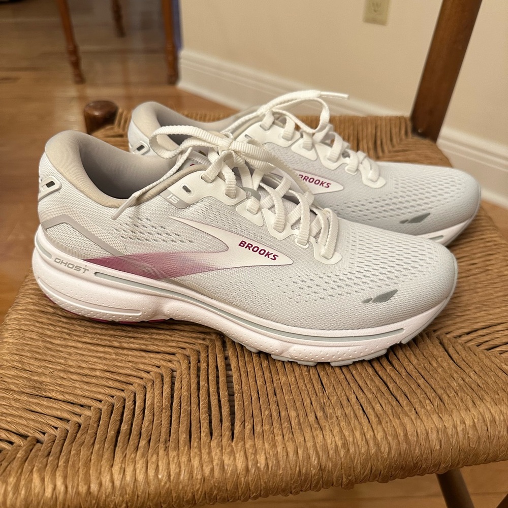Brooks Ghost.